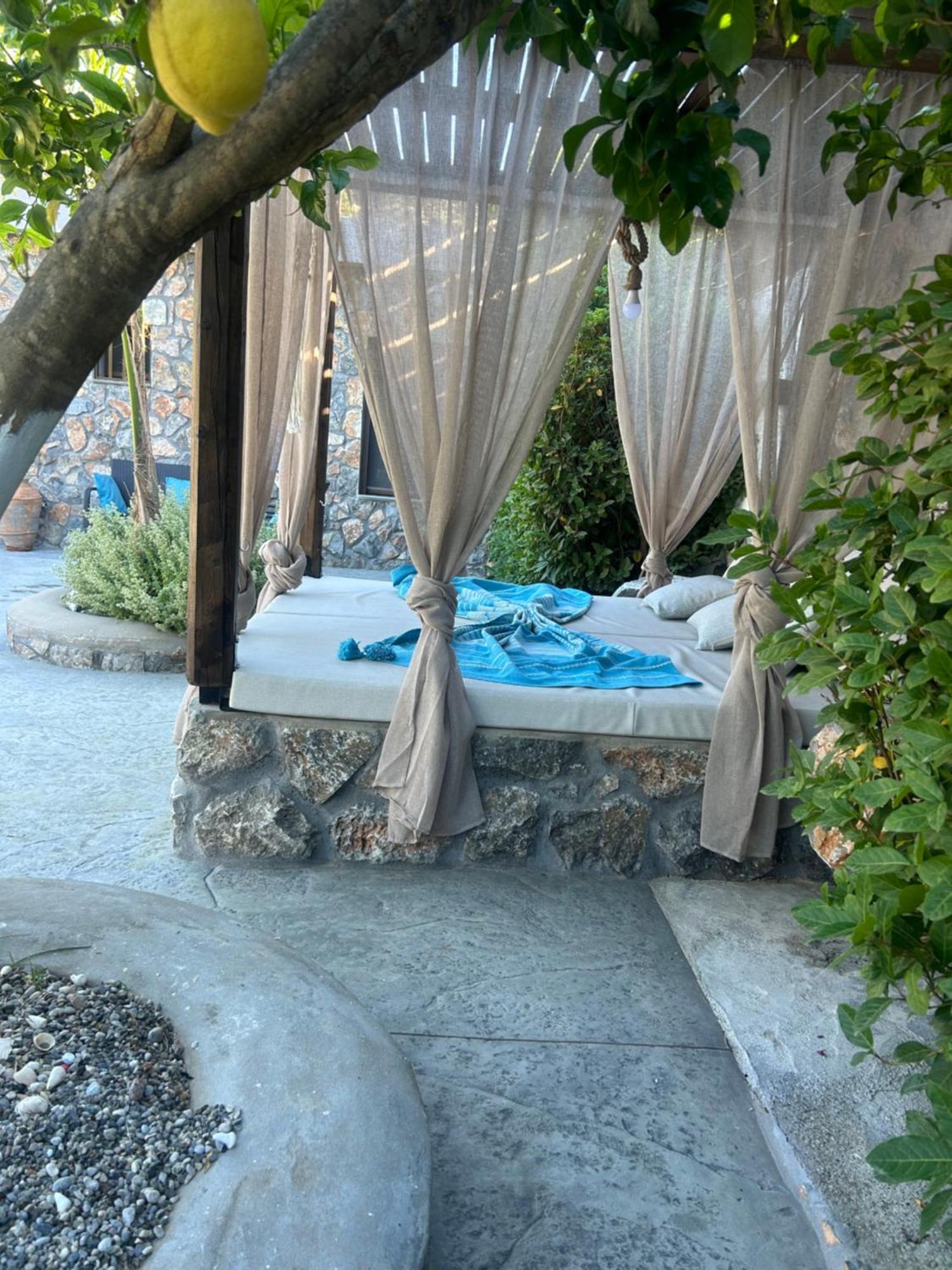 Aithonas Country house *